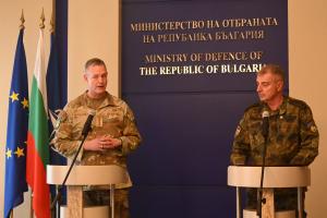 София – Върховният главнокомандващ на Обединените въоръжени сили на НАТО в Европа генерал Алексъс Гринкевич пристигна в България