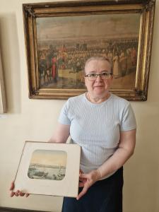 Видинският архив получи ценно дарение -литография на Видин от 1840 година и книга „Български шевици и носии“, издадена през 1950 г.