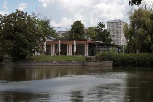 София - Занемарени бази и обрасли алеи в Борисова градина,готви се протест