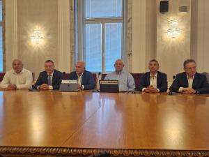 ГЕРБ и 'Синя България ' предлагат промени в Конституцията, свързани  с държавния дълг