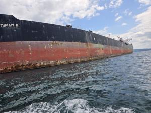 Бургас - Проверка в Бургаския залив за теч на мазут