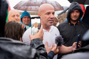 Безмер - Протест пред авиобазата
