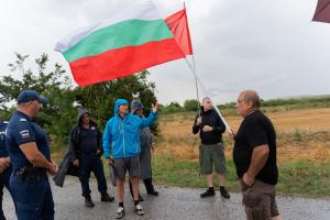 Безмер - Протест пред авиобазата