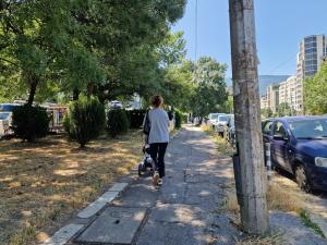 София - Бул. Джеймс Баучер и тротоарите в Лозенец са разнебитени