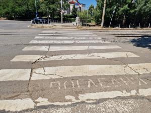 София - Бул. Джеймс Баучер и тротоарите в Лозенец са разнебитени