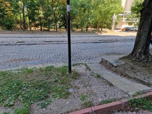 София - Бул. Джеймс Баучер и тротоарите в Лозенец са разнебитени
