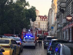 Извънредно в София: Сигнал за евакуация в района на БНБ, на място има полиция, пожарна и спешни екипи
