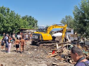 София - кв. Филиповци - Акция за разрушаване на незаконни постройки
