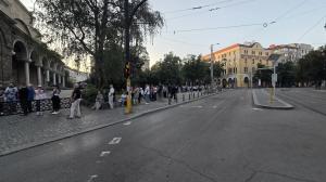 София - Опашка за поклонение пред Хавайската икона