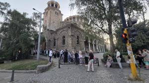 София - Опашка за поклонение пред Хавайската икона