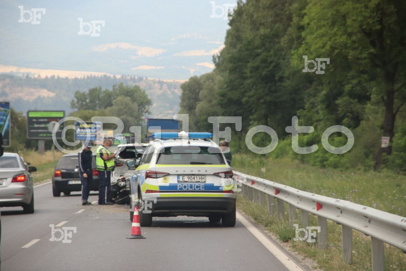Джип и пикап се сблъскаха на входа на Банско