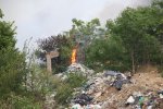 Пожар затвори главният път Е‑79 към Дупница, по-късно бе локализиран и движението възстановено
