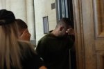 Съдебна мярка за баща и син за трафик на психотропни лекарства чрез куриерска фирма