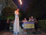 Хора с увреждания излязоха на нощно шествие за достъпна среда в София