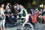 Хора с увреждания излязоха на нощно шествие за достъпна среда в София