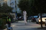 Хора с увреждания излязоха на нощно шествие за достъпна среда в София
