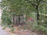 Докато инспекторите във Враца събират туби и гуми от паркоместа, в центъра расте необезпокоявано бунище от изоставени МПС