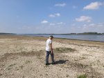 Река Дунав  в района на село Гиген се е отдръпнала с  поне  300 метра от  брега