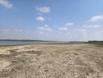 Река Дунав  в района на село Гиген се е отдръпнала с  поне  300 метра от  брега