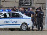 Бой между тийнейджъри доведе полиция и родители пред  служебния вход на парламента