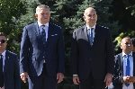 Румен Радев посрещна словашкия премиер Роберт Фицо с официална церемония на площад „Св. Александър Невски“