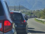 Километрични колони автомобили в Кресненското дефиле