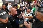 София - Българска национална телевизия - Протест срещу свалянето на водещия на История БГ Георги Ангелов