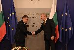 Министър-председателят Румен Радев връчи отличия на българските ученици
