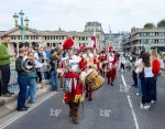 Лондон – 50 овце на мост в града