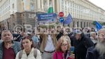 София - Стотици на протест срещу Йотова и Радев