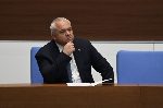 Парламентът ще изслуша вътрешния министър за обществените поръчки за мантинели и полетите на Делян Пеевски
