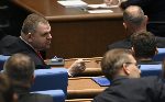 Парламентът ще изслуша вътрешния министър за обществените поръчки за мантинели и полетите на Делян Пеевски