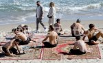 Пърформанси на плажа в четвъртото издание на форума за съвременно изкуство „Буна“