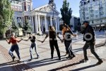 София - Протест срещу неделното хоро пред Народния театър