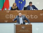 София  - Изслушват министър Демерджиев в парламента
