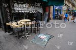 Улиците на Париж след размириците на 17 и 18 октомври.