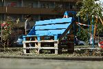 Жители, студенти и артисти преобразиха "семейните общежития" в Студентски град
