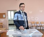 Съпредседателят на "Да, България" Божидар Божанов дава своя вот