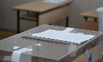 Президентският изборен ден започна спокойно в страната