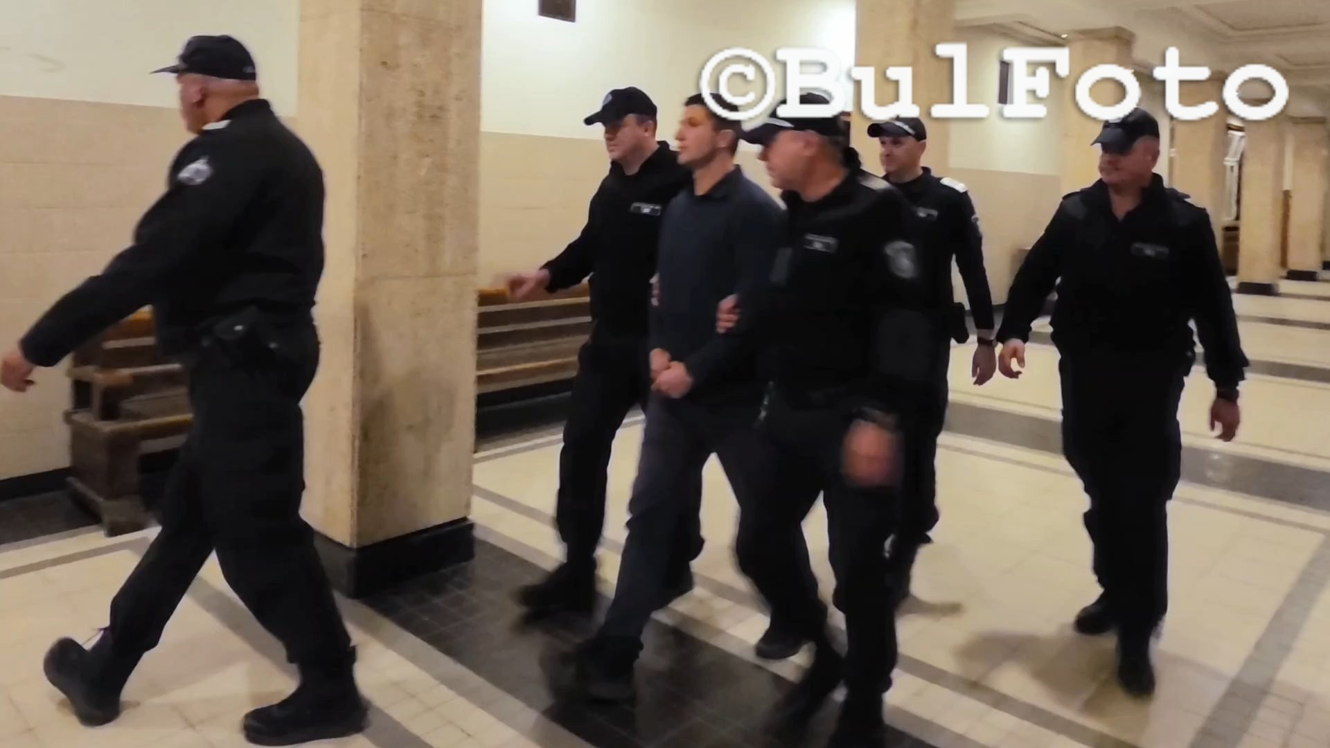Гледат мярката за неотклонение на служителя от НСО Мартин Варадинов
